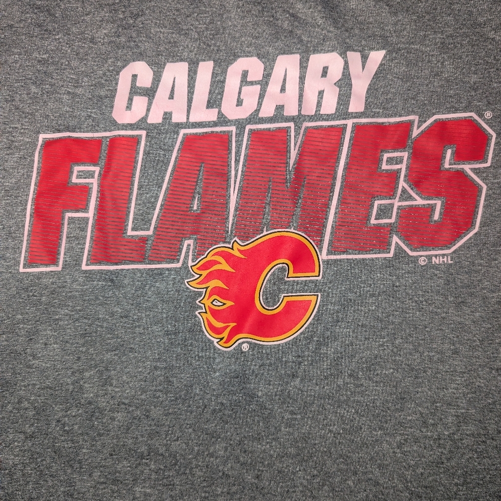 NHL Men's Large Calgary Flames Gray Short Sleeve Graphic T-Shirt - Picture 2 of 5